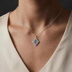 Подвеска Руна Лагуз - кулон из серебра 925