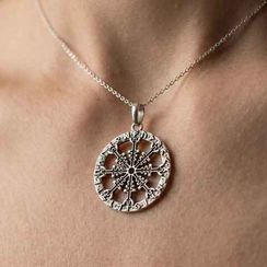 Оберег Шлем ужаса из серебра