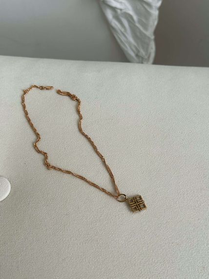 Фото цепочка на шею сингапур серебро с позолотой 9267золочен с подвеской макошь