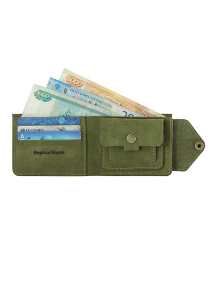 Фото функционального портмоне Лев из светло зеленого нубука, развернутый вид с наполнением.