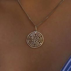 Подвеска Колесо Гекаты - кулон из серебра