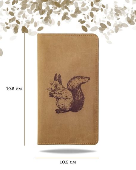 Фото функционального кошелька Белка из светло-коричневой кожи хитрый лис Инфографика Размеры