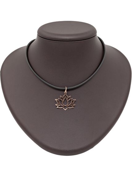 Подвеска Лотос из серебра 925 пробы с позолотой, фото вид на манекене