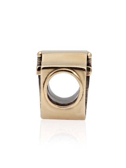 Фото шарма подвески щит и меч из бронзы, фото справа.