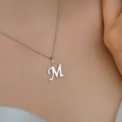 Подвеска в виде буквы М - кулон из серебра 925 пробы