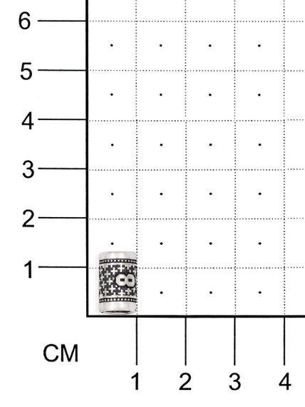 Фото шарм цифра 8 из серебра на размерной сетке