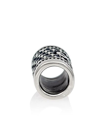 Фото шарм цифра 8 из серебра на белом фоне отверстие