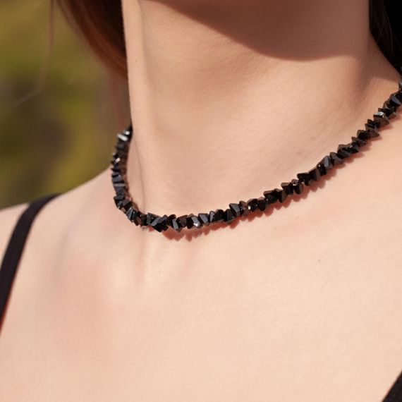 Чокер из имитации темного хрусталя 6 мм, живое фото 1