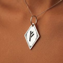 Подвеска Руна Феху - кулон из серебра 925