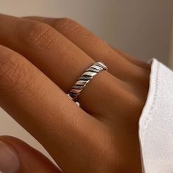 Кольцо Плетение из серебра 925 пробы