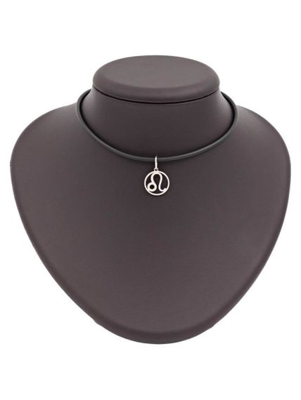 Подвеска Знак зодиака Лев из серебра на постаменте