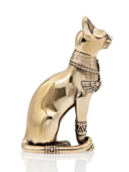 Фото кошка Бастет статуэтка из бронзы, вид слева.