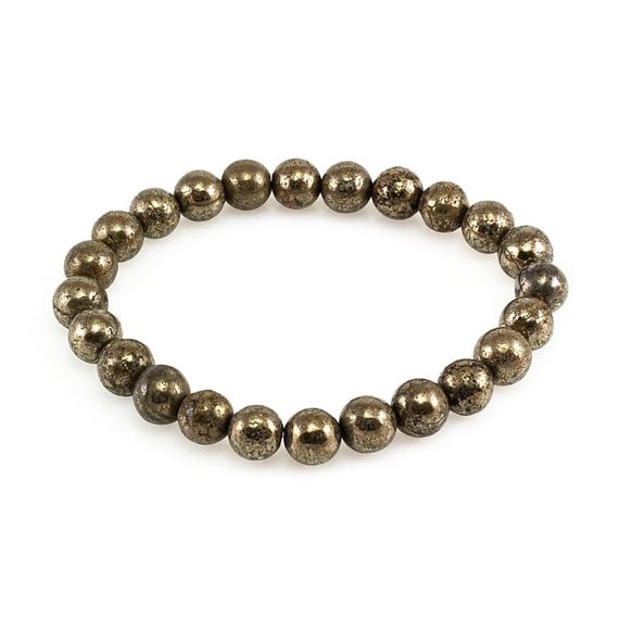 Браслет из бусин пирита фотография сверху на белом фоне.