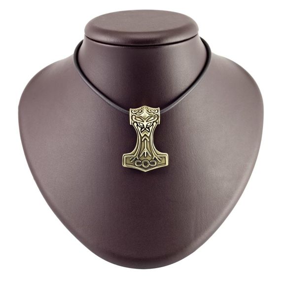 Изображение большого молота тора на постаменте.