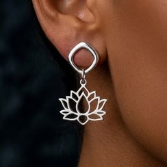 Серьги-пусеты с подвеской Лотос из серебра 925 пробы