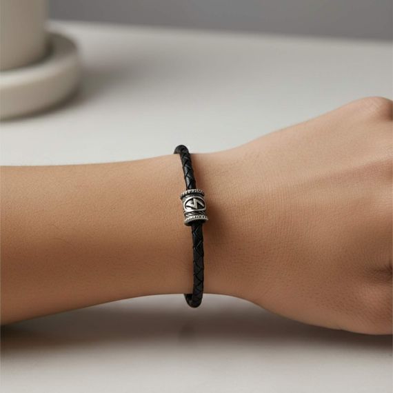 Браслет гайтан из натуральной кожи с руной Соулу мельхиор, живое фото 1