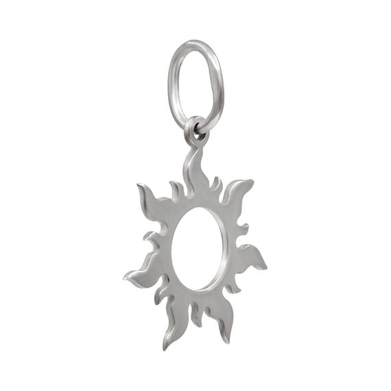 Кулон Солнце - подвеска из серебра, вид сбоку