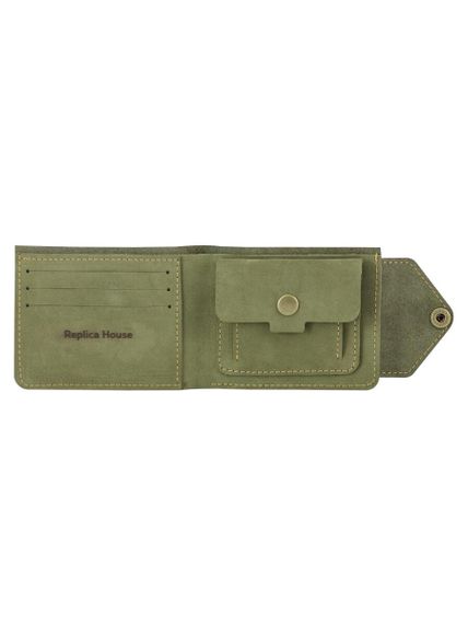 Фото функционального портмоне Лев из светло зеленого нубука, развернутый вид без наполнения.