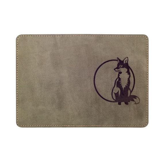 Изображение стильного аксессуара обложки Лиса из светло-зеленого нубука в развернутом виде.