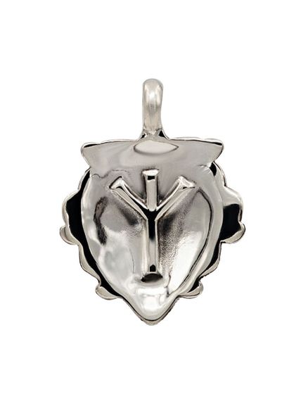 Фотография серебряной подвески маска Одина, вид сзади.