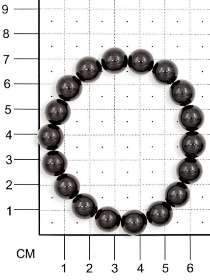Браслет из камней мориона фотография, на размерной сетке