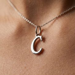 Подвеска в виде буквы С - кулон из серебра 925 пробы