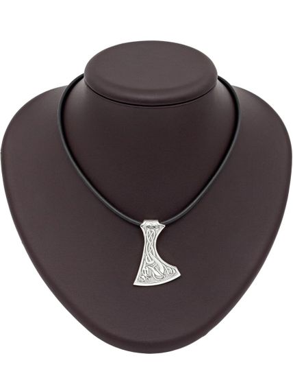 Фото подвески на постаменте топора кельтского из серебра.