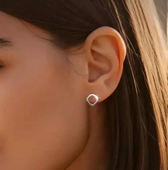 Серьги-пусеты Квадрат скругленный из серебра 925 пробы, фото 1