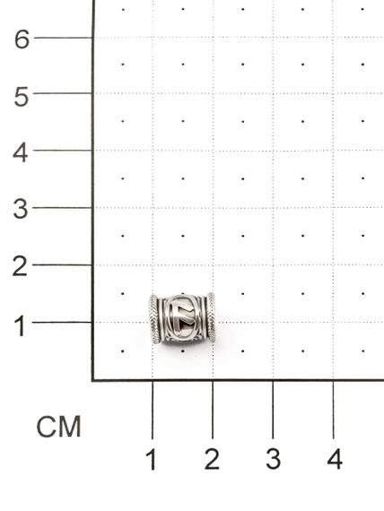 Шарм «Руна Ансуз» из серебра на размерной сетке