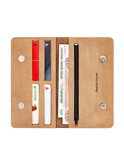 Фото функционального кошелька Карта мира из светло-коричневого нубука, развернутый вид с наполнением.