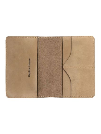 Фотография обложки для паспорта с изображением Белка из светло-коричневого нубука на белом фоне в развороте пустого