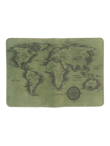 Фото обложка для паспорта в виде карты из нубука зеленого цвета, вид разворота.