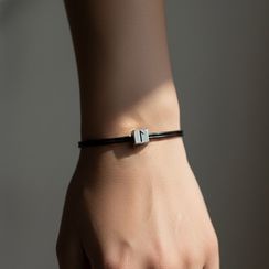 Шарм куб с руной Лагуз - подвеска из серебра 925 пробы