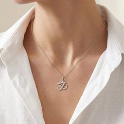 Подвеска Мантра Ом - восточный кулон из серебра 925 пробы