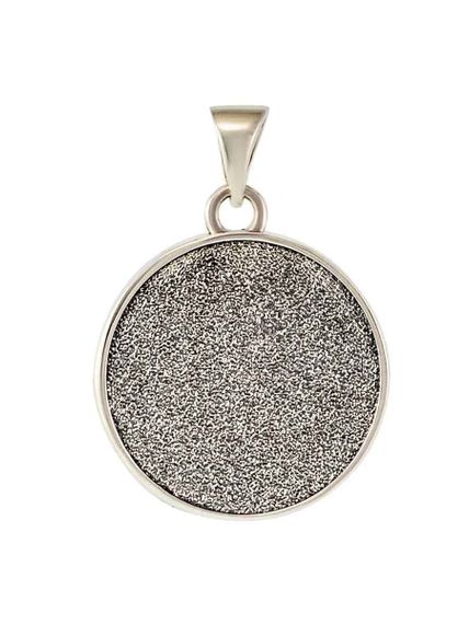 Фото с обратной стороны серебряной подвески Хризма.