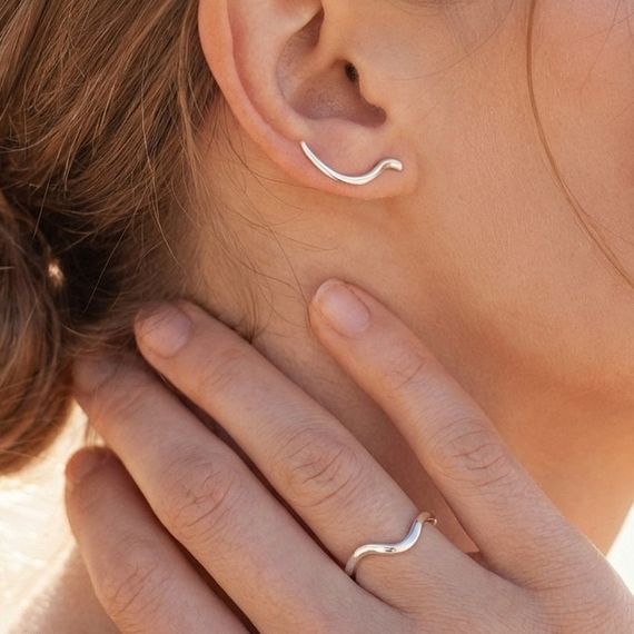 Серьги Волна из серебра 925 пробы