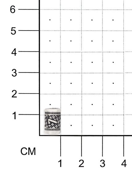 Фото шарм цифра 7 из серебра на размерной сетке