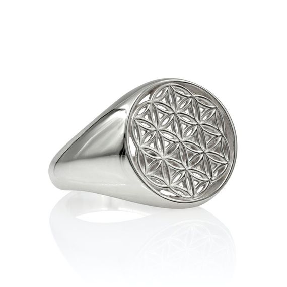 Кольцо Цветок жизни из серебра, вид полубоком 1