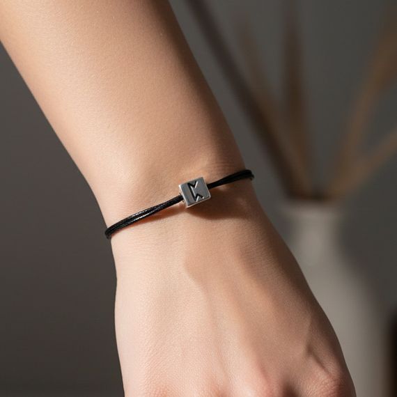 Шарм куб с руной Перт - подвеска из серебра 925 пробы, живое фото 1