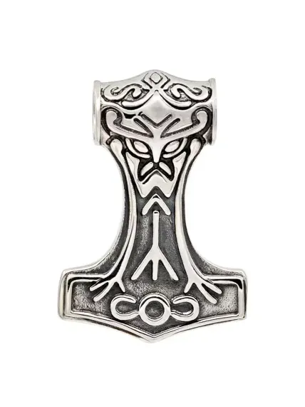 Фото подвески Мьельнир из серебра с руной Альгиз на белом фоне.