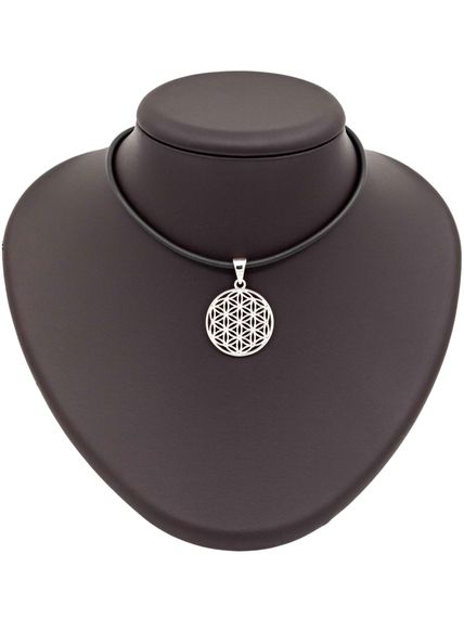 Фото подвески Цветок жизни средний из серебра, вид на постаменте.