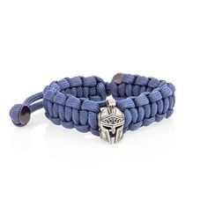 Браслет с шармом Спартанский шлем из мельхиора - синий паракорд
