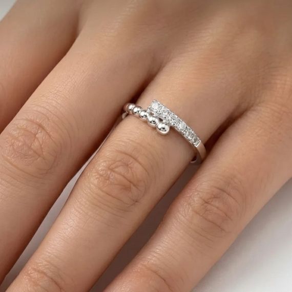 Кольцо Точки с камнями из серебра 925 пробы с фианитами, живое фото 1