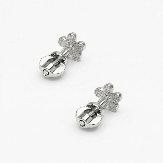 Серьги-пусеты Цветок mini из серебра 925 пробы, вид сзади на белом фоне