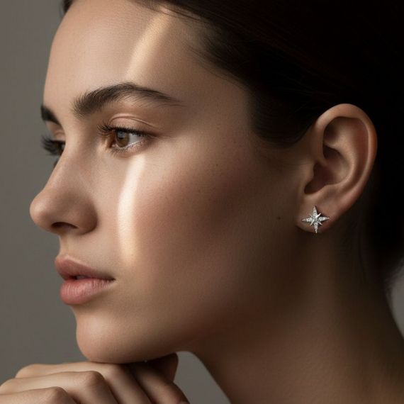 Серьги-пусеты Вифлеемская звезда из серебра 925 пробы с фианитами, живое фото 2