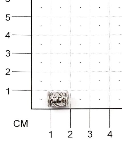 Шарм «Руна Тейваз» из серебра на размерной сетке