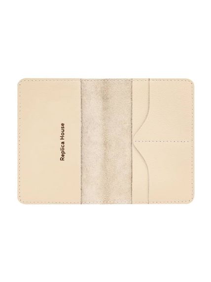 Фото обложка для паспорта в виде карты из бело молочной кожи, внутренний разворот.