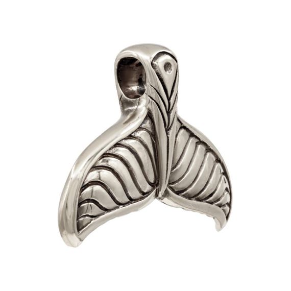 Хвост Кита - подвеска из мельхиора, вид сзади полубоком