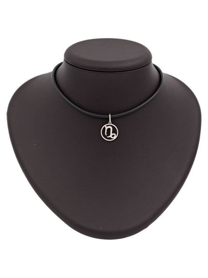 Подвеска Знак зодиака Козерог из серебра на постаменте