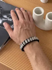 Браслет со скандинавскими рунами из мельхиора на паракорде